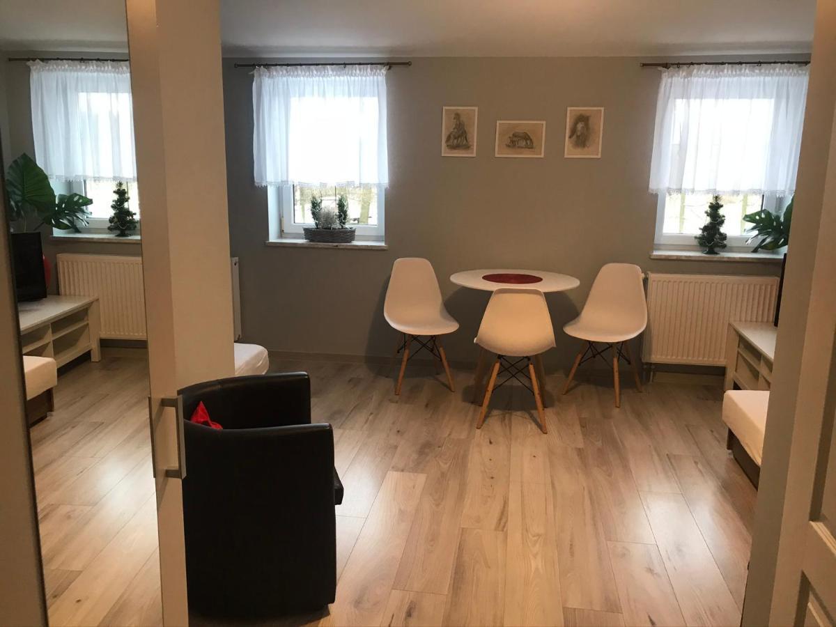 Stajnia Pod Debem Acomodação com café da manhã Starachowice Exterior foto