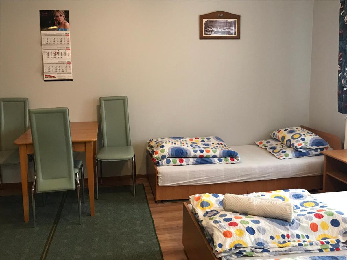 Stajnia Pod Debem Acomodação com café da manhã Starachowice Exterior foto