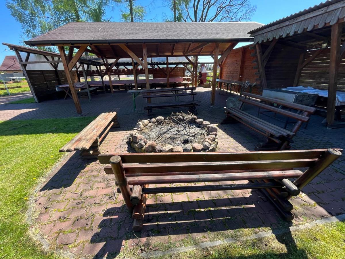 Stajnia Pod Debem Acomodação com café da manhã Starachowice Exterior foto