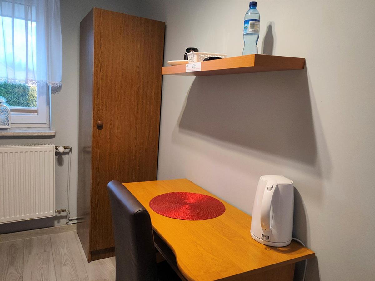Stajnia Pod Debem Acomodação com café da manhã Starachowice Exterior foto